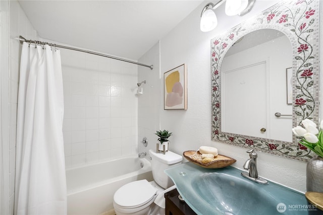 33513 35th Ave SW, Federal Way, WA 98023 - bathroom featuring shower / tub combo and vanity