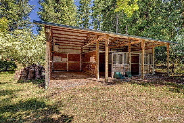 25321 133rd Ave NE, Arlington, WA 98223 - view of outdoor structure with an exterior structure and a carport