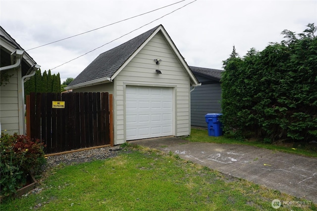 608 S 6th Ave, Kelso, WA 98626 - detached garage with concrete driveway