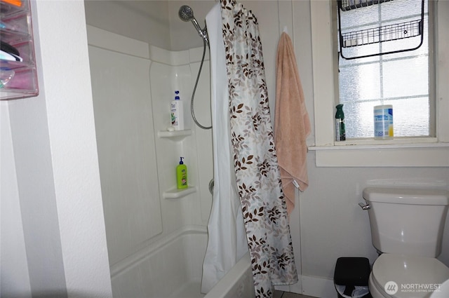 608 S 6th Ave, Kelso, WA 98626 - full bath with toilet and shower / bathtub combination with curtain