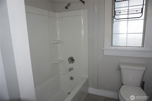 608 S 6th Ave, Kelso, WA 98626 - bathroom featuring plenty of natural light, tile patterned flooring, and shower / washtub combination