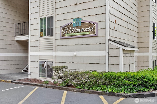 3104 Bill Mcdonald Pkwy Unit D104, Bellingham, WA 98225 - exterior view of parking