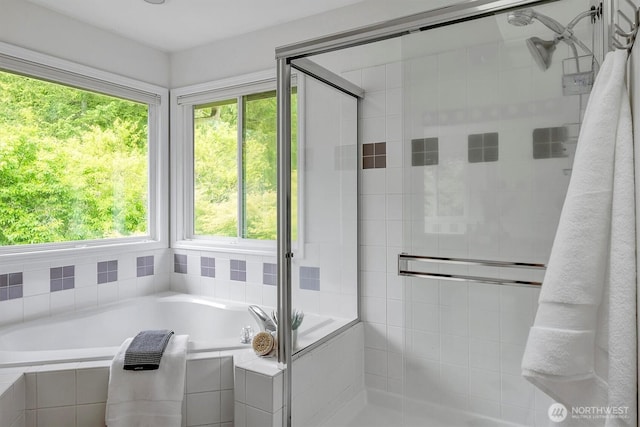 1125 Hemlock Ave SW, North Bend, WA 98045 - full bath featuring a stall shower and a bath