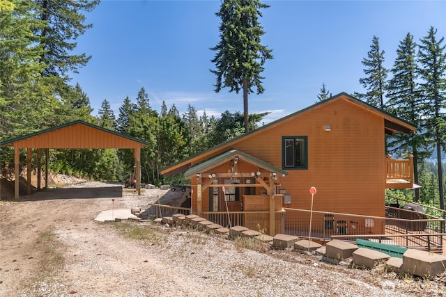 16537 Lakeview Dr, Leavenworth, WA 98826 - view of front of home featuring dirt driveway and a carport