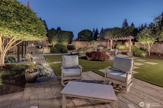5829 112th Pl NE, Kirkland, WA 98033 - fenced backyard featuring a patio area and a pergola