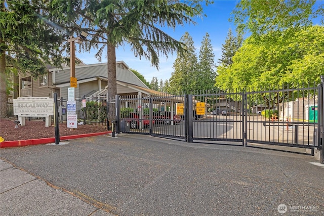 215 100th St SW Unit A305, Everett, WA 98204 - view of gate