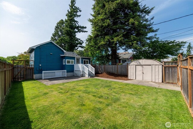 2226 King St, Bellingham, WA 98225 - fenced backyard with a storage unit