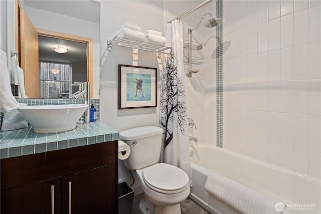 1115 24th Ave S, Seattle, WA 98144 - full bath with shower / tub combo and vanity
