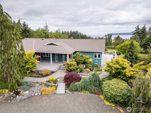 93 Old Schoolhouse Rd, Sequim, WA 98382 - ranch-style home featuring a shingled roof