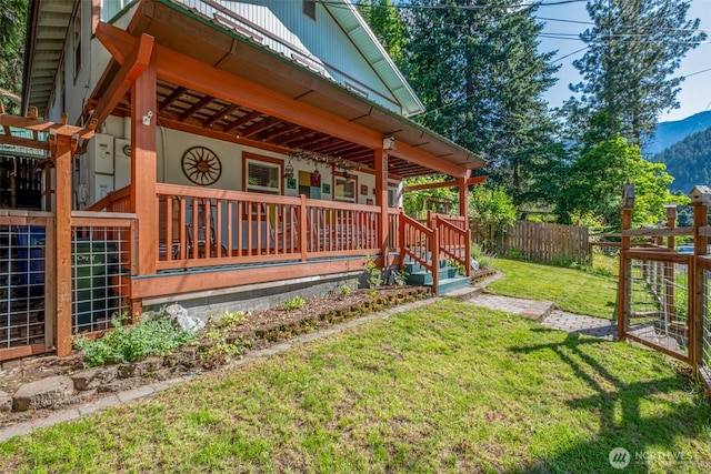 231 Benton, Leavenworth, WA 98826 - view of yard featuring a mountain view
