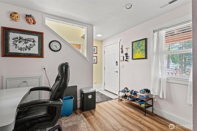 231 Benton, Leavenworth, WA 98826 - entryway with wood finished floors and recessed lighting