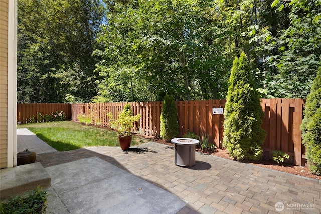 21609 46th Pl S Unit 95, Kent, WA 98032 - fenced backyard with a patio