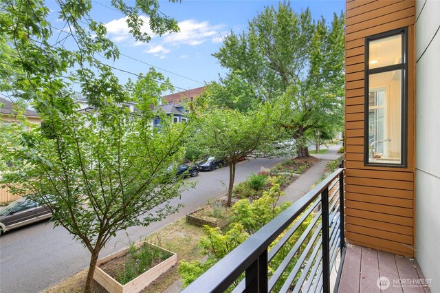 201 20th Ave E, Seattle, WA 98112 - view of balcony