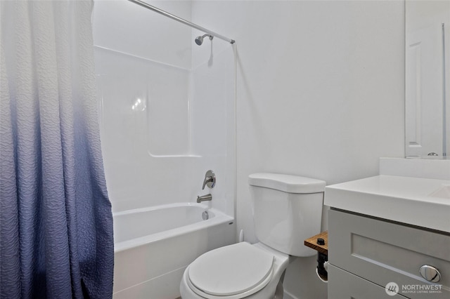 7952 Apache Dr, Maple Falls, WA 98266 - full bath featuring shower / tub combo with curtain and vanity