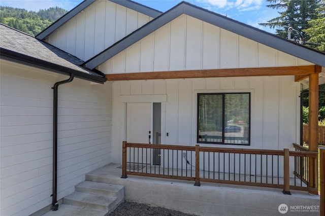 7952 Apache Dr, Maple Falls, WA 98266 - view of front facade with a shingled roof and covered porch