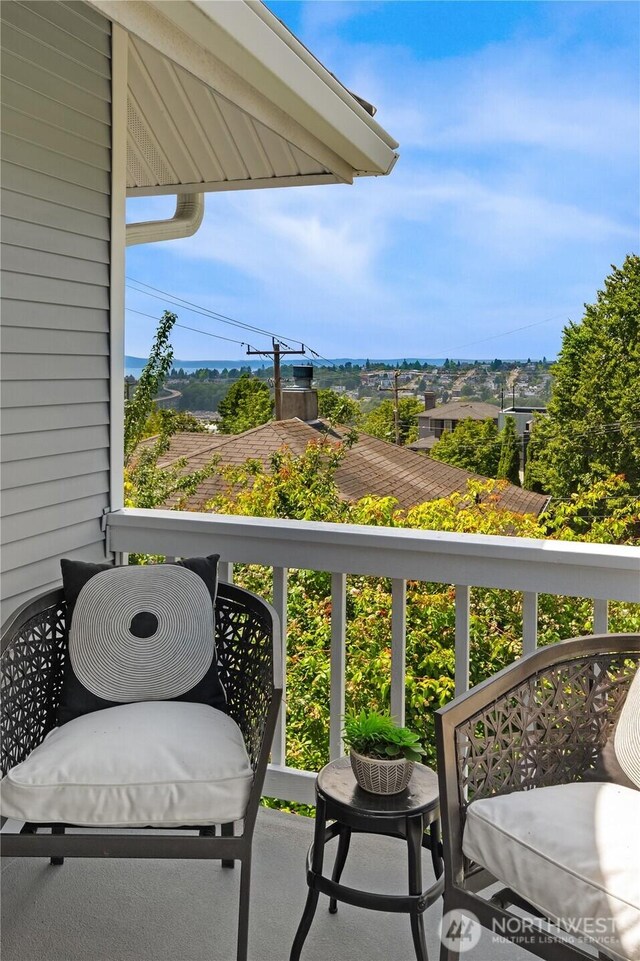 2401 10th Ave W, Seattle, WA 98119 - view of balcony