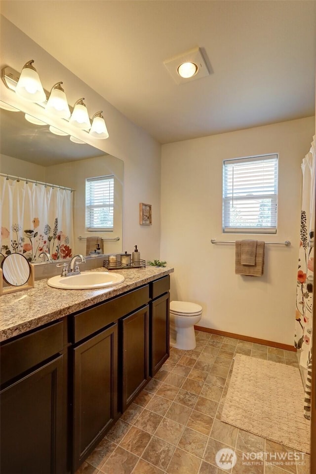 1011 S 64th St, Tacoma, WA 98408 - full bathroom featuring vanity and a shower with curtain