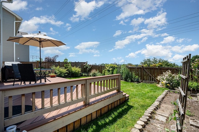 1228 81st Dr SE, Lake Stevens, WA 98258 - fenced backyard with a deck