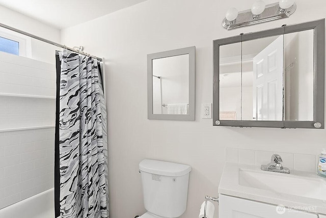 4515 14th Way SE, Lacey, WA 98503 - full bath featuring shower / bath combination with curtain and vanity