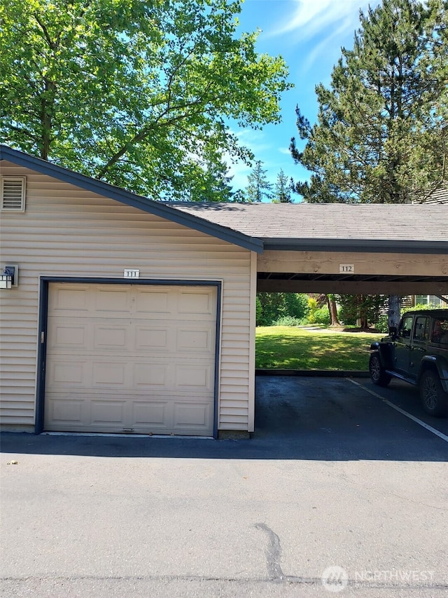 25025 SE Klahanie Blvd Unit D202, Sammamish, WA 98029 - view of garage