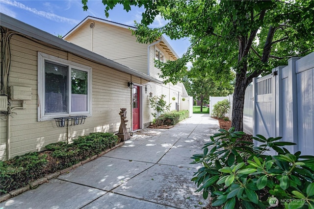 87 N Mary Ave, East Wenatchee, WA 98802 - view of side of property with a patio area