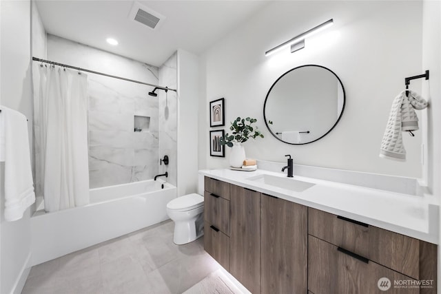 10204NE 43rd St, Kirkland, WA 98033 - full bath with vanity and shower / bath combo