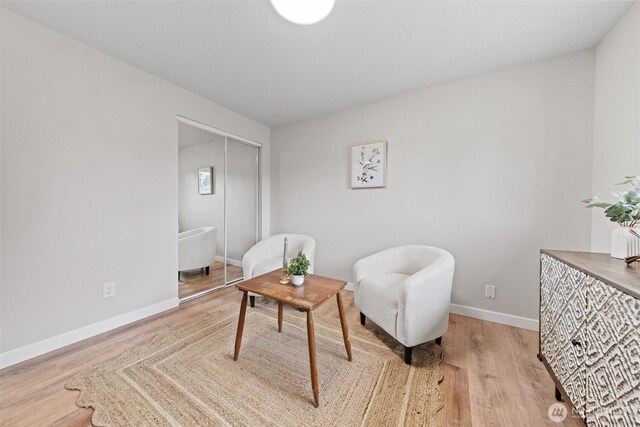 5257 N Dahl Dr, Tacoma, WA 98406 - living area with light wood-type flooring and baseboards