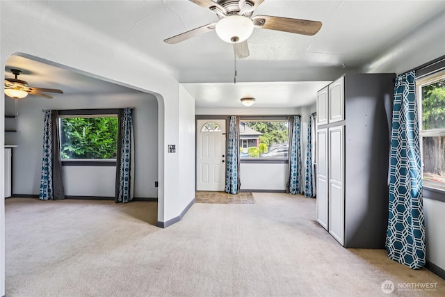 1004 S 5th Ave, Kelso, WA 98626 - unfurnished room with light carpet and ceiling fan