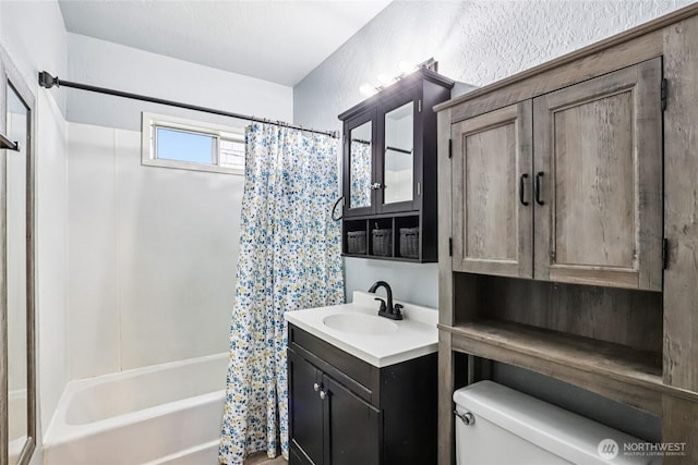 1004 S 5th Ave, Kelso, WA 98626 - bathroom with shower / tub combo and vanity