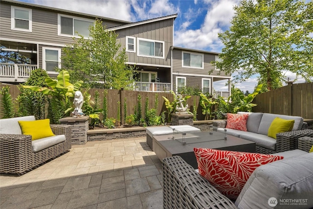 2015 79th St SE, Everett, WA 98203 - fenced backyard with outdoor lounge area and a patio