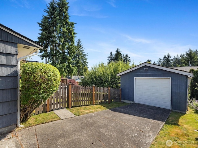 14324 Wayne Pl N, Seattle, WA 98133 - detached garage with driveway