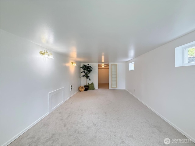 5302 Rockefeller Ave, Everett, WA 98203 - carpeted empty room featuring baseboards