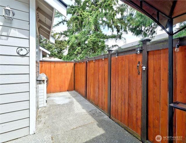 10105 6th Dr SE Unit B, Everett, WA 98208 - view of patio / terrace