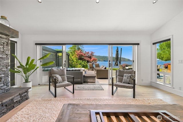 3231 Northshore Rd, Bellingham, WA 98226 - sunroom featuring lofted ceiling