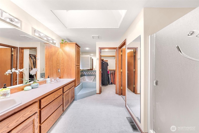 21 Longshore Ln, Bellingham, WA 98229 - full bath featuring double vanity and a walk in closet
