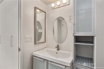 4540 8th Ave NE Unit 1102, Seattle, WA 98105 - bathroom featuring vanity