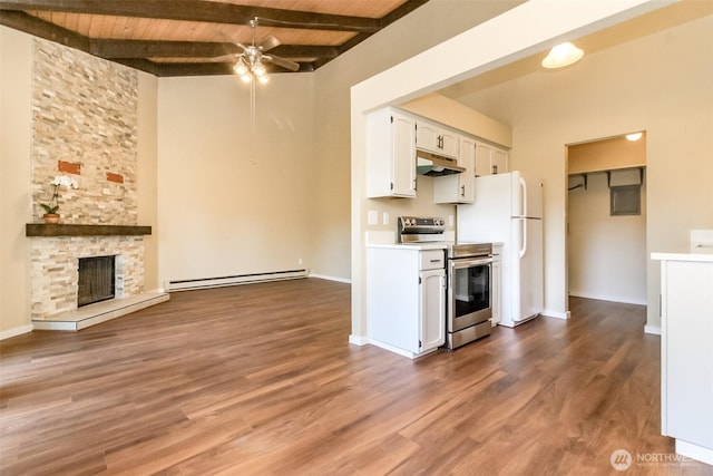 7308 N Skyview Ln Unit I-304, Tacoma, WA 98406 - kitchen featuring electric stove, baseboard heating, a ceiling fan, white cabinets, and freestanding refrigerator
