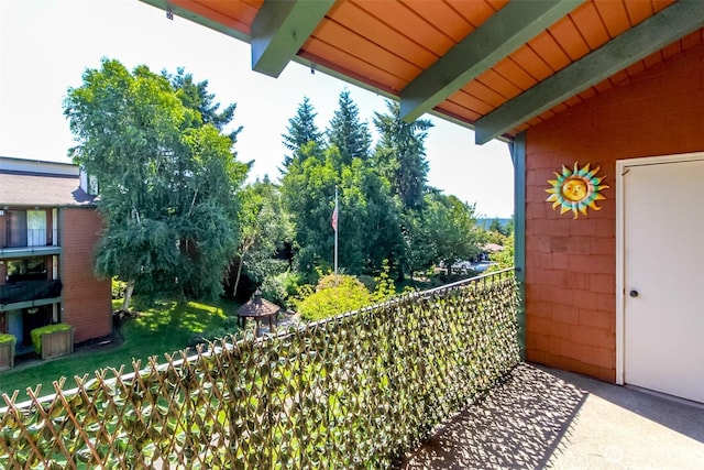 7308 N Skyview Ln Unit I-304, Tacoma, WA 98406 - view of balcony