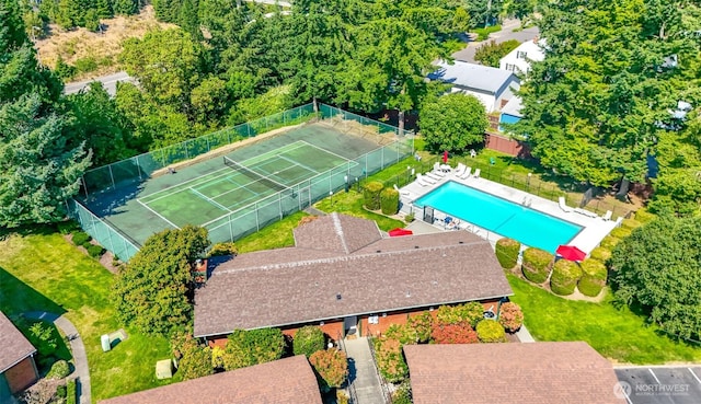 7308 N Skyview Ln Unit I-304, Tacoma, WA 98406 - bird's eye view of a pool