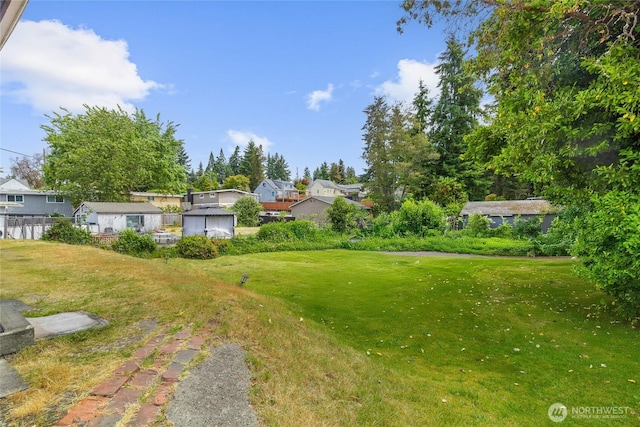 14222 4th Ave SW, Burien, WA 98166 - view of grassy yard featuring a residential view