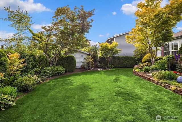 8612 218th St SW, Edmonds, WA 98026 - view of green lawn