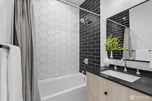 9021A 13th Ave NW, Seattle, WA 98117 - full bath with shower / bath combination with curtain and vanity