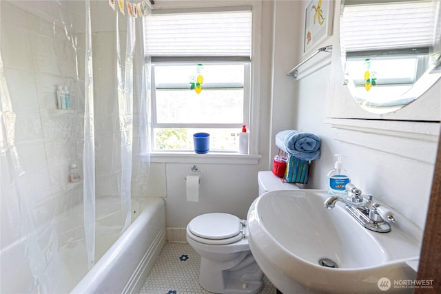 801 Martin Luther King Jr Way, Tacoma, WA 98405 - full bath featuring shower / bath combo and tile patterned floors