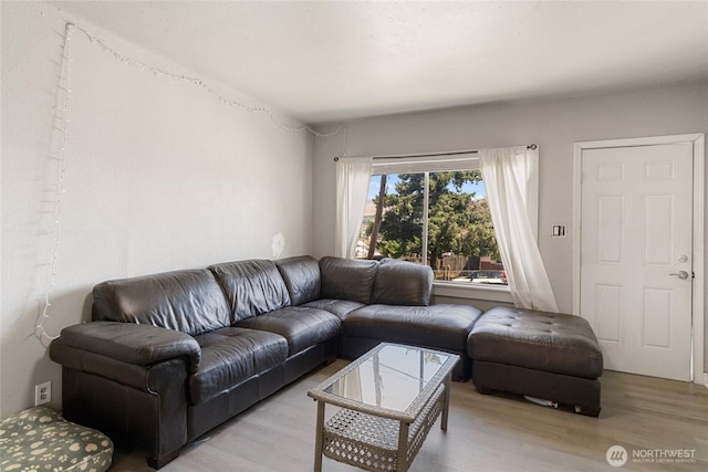 904 Cashmere St, Wenatchee, WA 98801 - living area featuring wood finished floors
