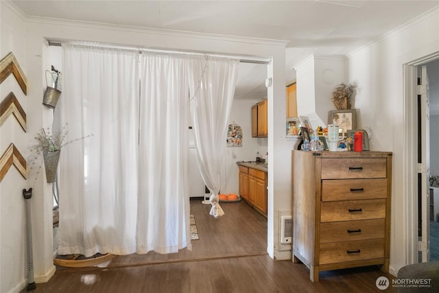904 Cashmere St, Wenatchee, WA 98801 - bathroom featuring wood finished floors, vanity, and ornamental molding