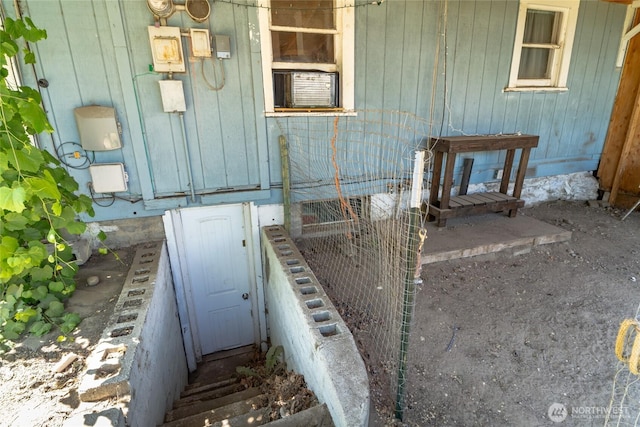 904 Cashmere St, Wenatchee, WA 98801 - entrance to property featuring cooling unit