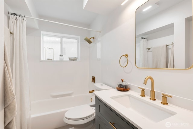 331 137th St SW, Everett, WA 98208 - bathroom featuring vanity and shower / tub combo