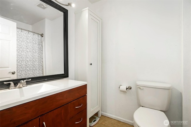 901 E Marine View Dr Unit 206, Everett, WA 98201 - full bathroom with vanity and tile patterned floors