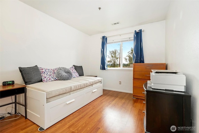 901 E Marine View Dr Unit 206, Everett, WA 98201 - bedroom featuring light wood-type flooring