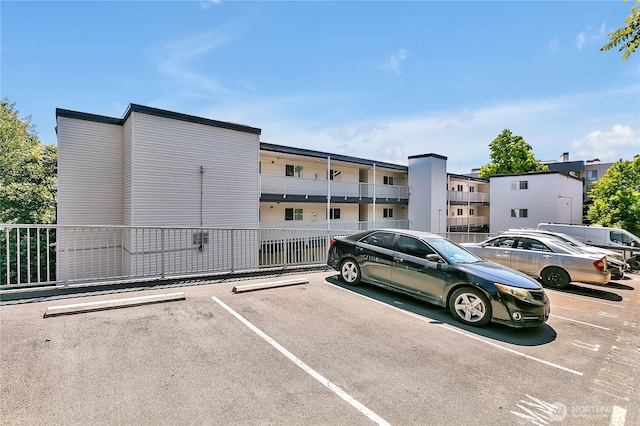 762 Hayes St Unit 17, Seattle, WA 98109 - view of uncovered parking lot